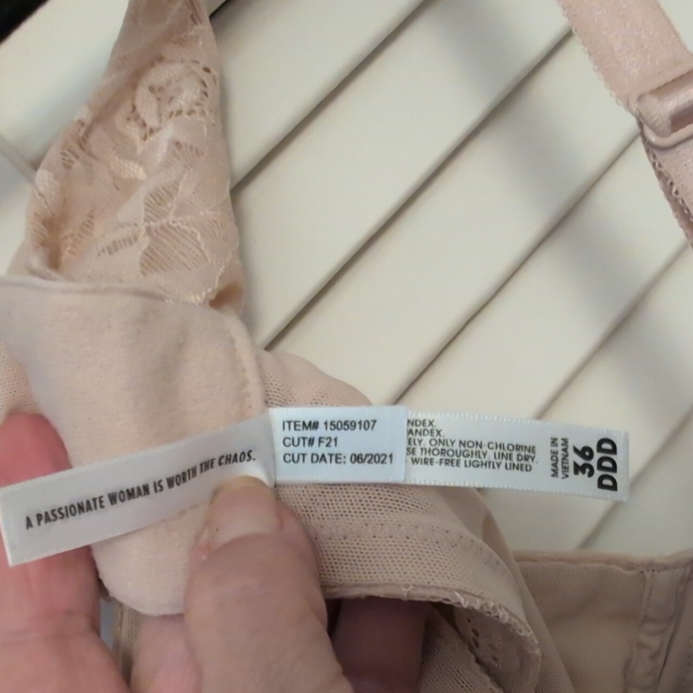 NWT Torrid Seamless 36DDD - Picture 6 of 7